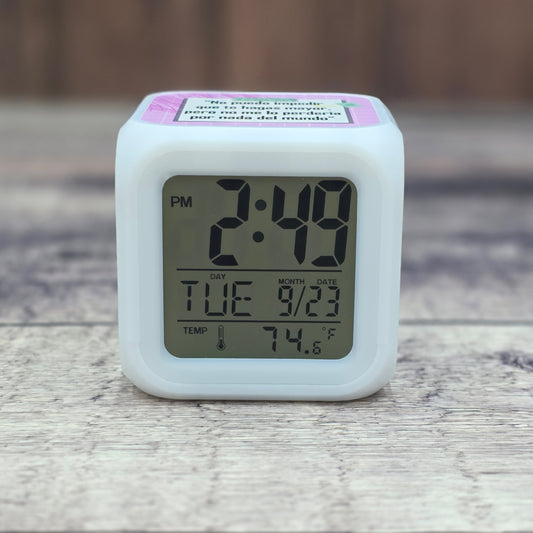 Reloj Digital Personalizable en Forma de Cubo con Colores LED