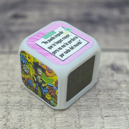 Reloj Digital Personalizable en Forma de Cubo con Colores LED
