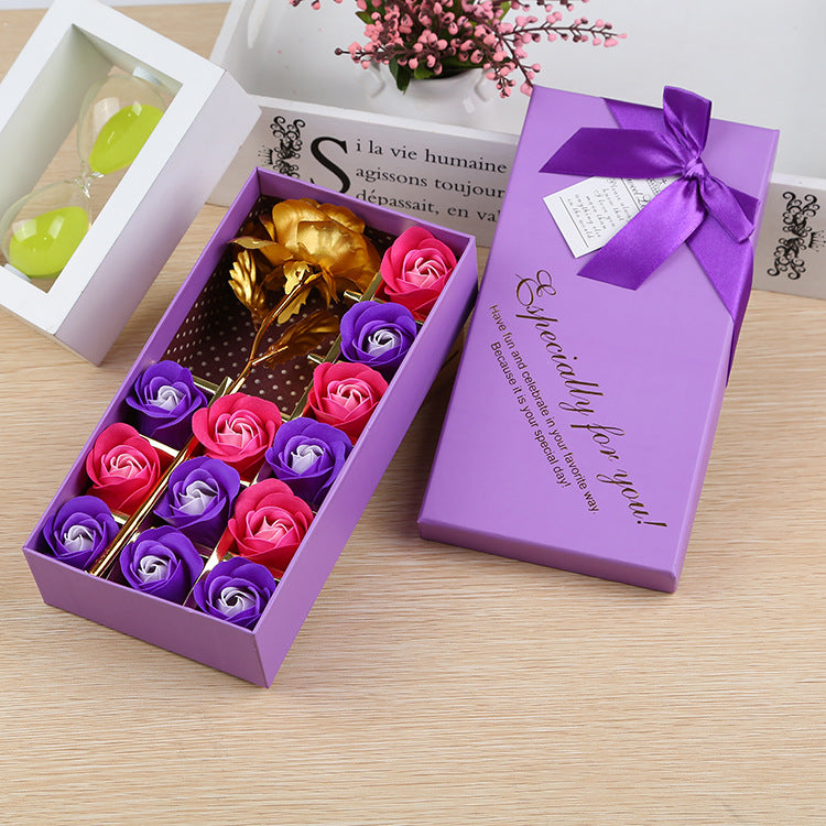 Set de Regalo Sorpresa "Caja de rosas de jabón con flor de oro de 24 quilates"