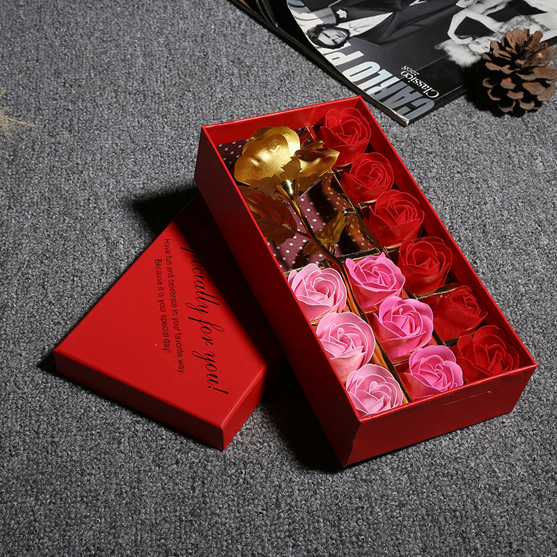 Set de Regalo Sorpresa "Caja de rosas de jabón con flor de oro de 24 quilates"
